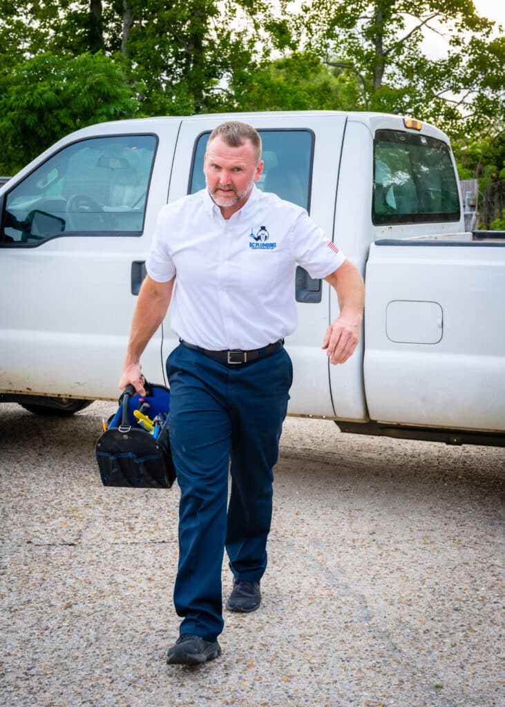 BC Plumbing | Billy Carter arriving at a job.